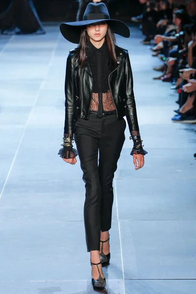 Look 44